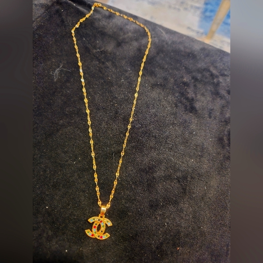 21kgp Dubai Jewelry - Gold Pendant Necklace with Multicolor Accents - Picture 1 of 6